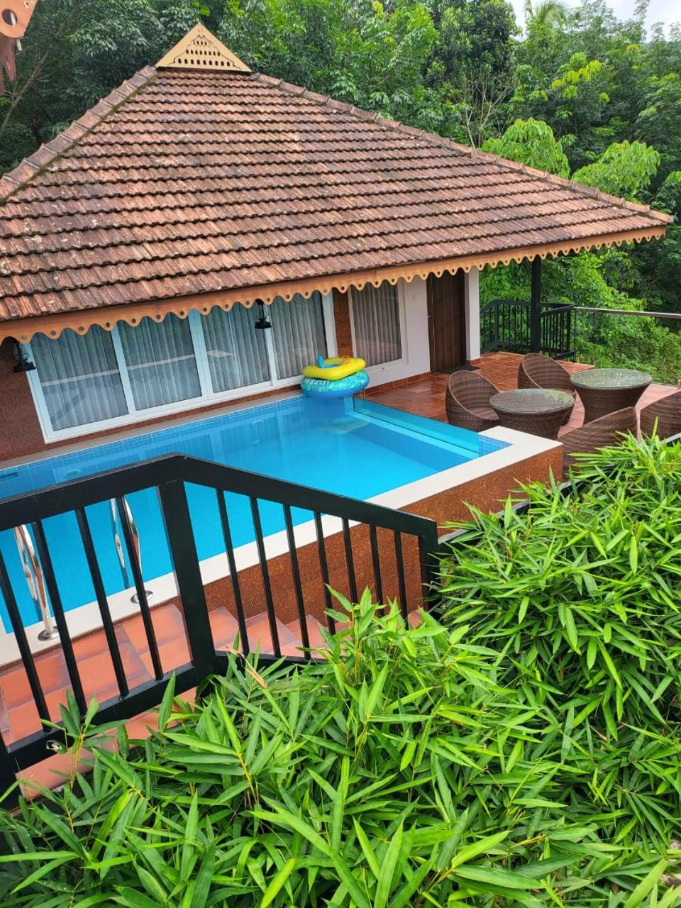 Athirapally Green Trees Athirappilly Exterior photo