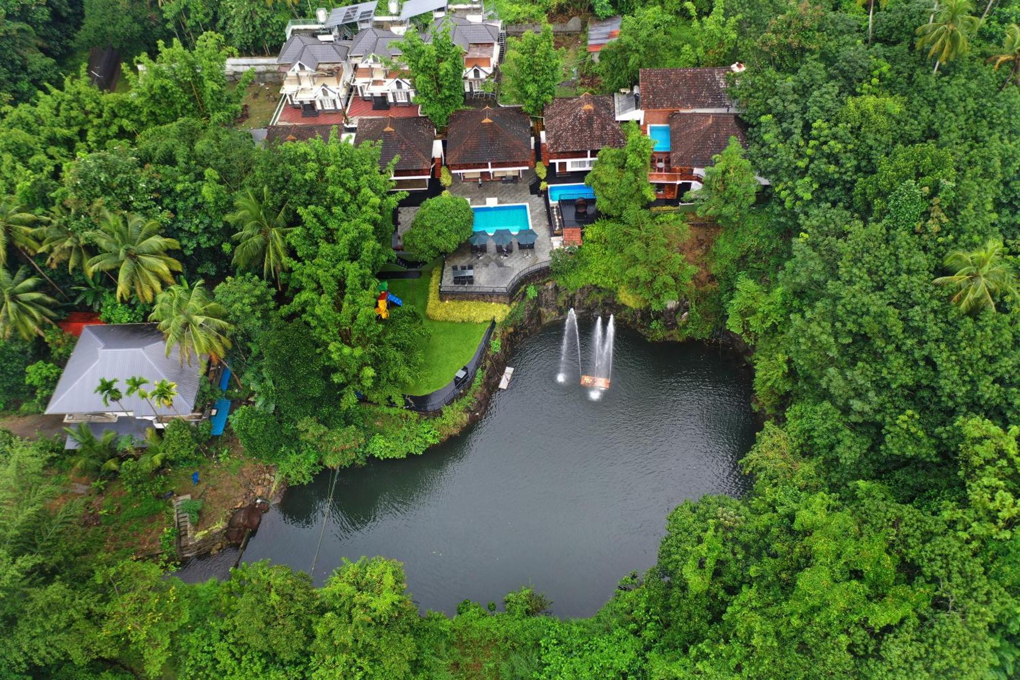 Athirapally Green Trees Athirappilly Exterior photo