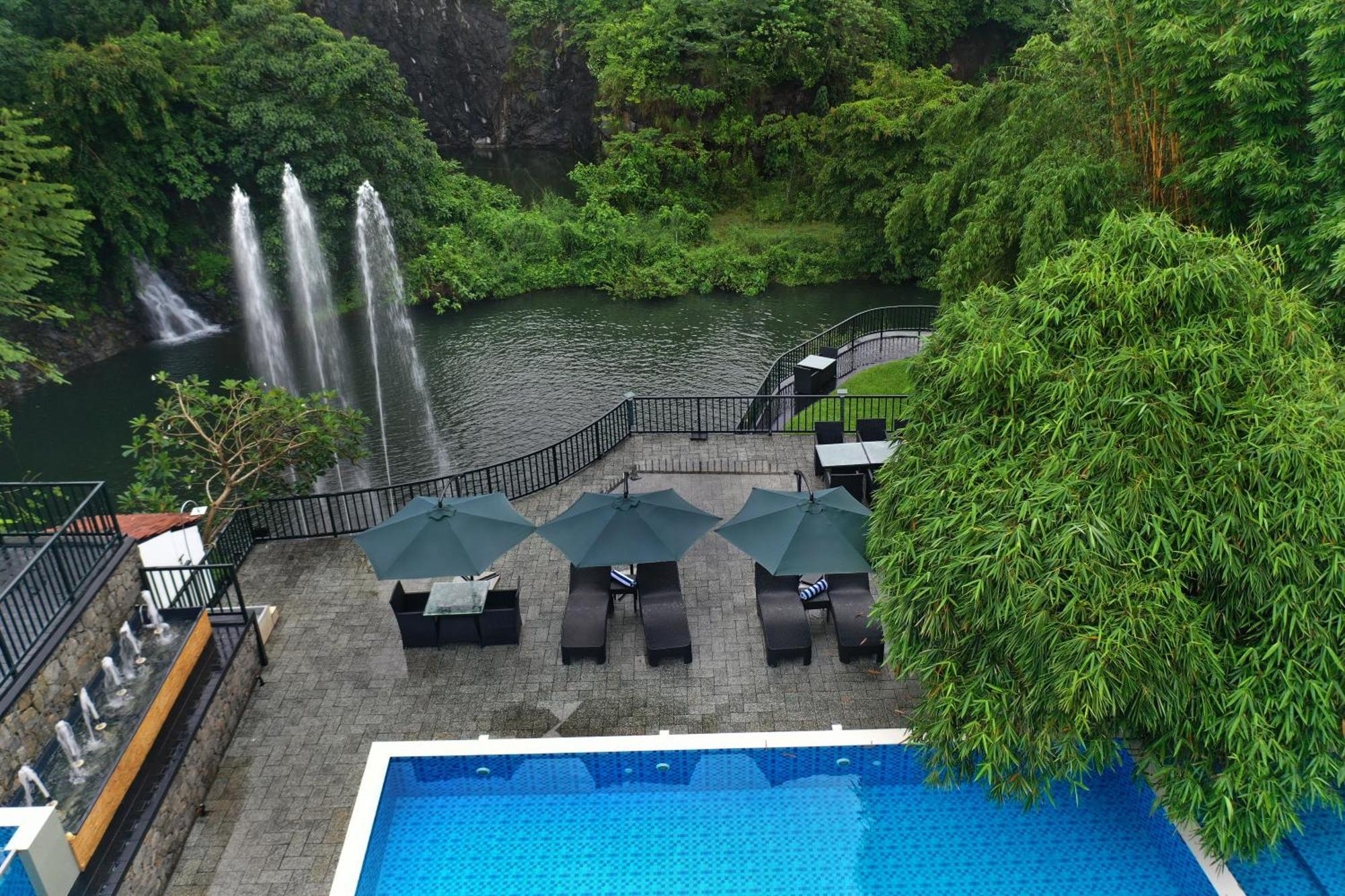 Athirapally Green Trees Athirappilly Exterior photo